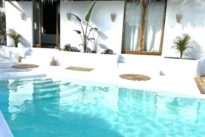 Image de Villa de vacances 'Ocean Breeze' avec vue sur la mer, piscine privée et Wi-Fi