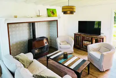 Image de La Petite Cabane - Wifi - Calme - Piste Cyclable Devant La Maison