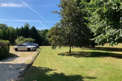 Image de Ancienne gare réaménagée dans un parc entierement clos