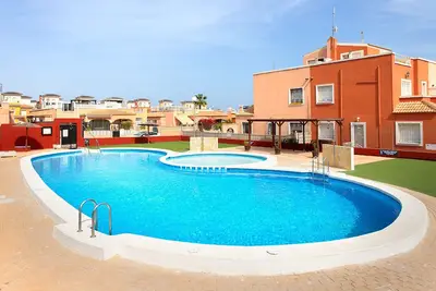 Image de Bungalow con Todos los Servicios con Piscina y Zona Infantil