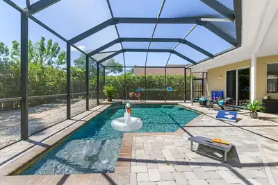 Image de Family-Friendly 4br Home in Dunedin: Saltwater Pool, Bunk Room, Near Mlb Spring Training & Beaches!