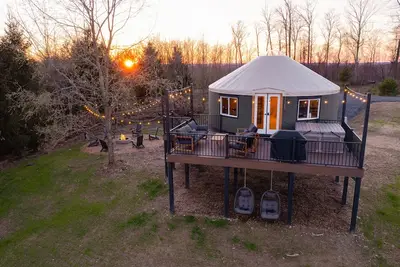 Image de Sunrise Sanctuary Yurt w\/ Hot Tub, Smart Tv + Views!