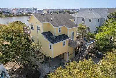 Image de LakeFront home with Kayak and Stand Up Paddle board, 3 Bikes!