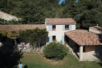 Image de Menerbes 84 - Cadre exceptionnel - Grande maison familiale
