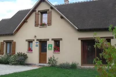 Image de Maison spacieuse en Sologne avec grand jardin, proche randonnée, terrasse, parking privé