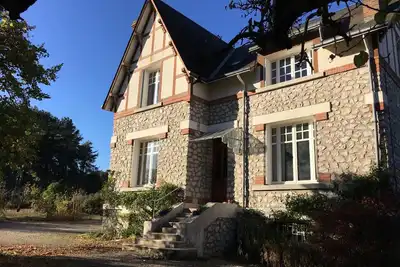 Image de Maison familiale rénovée, proche châteaux, grand jardin, 5 chambres, équipements inclus, animaux acceptés