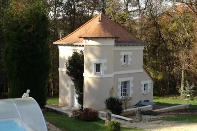 Image de Gîte de Caractère avec Piscine Privée dans Parc Arboré Proche Châteaux de la Loire
