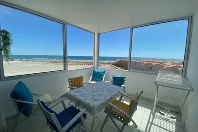 Image de Grand T2 avec loggia, parking privé, proche plage et commerces