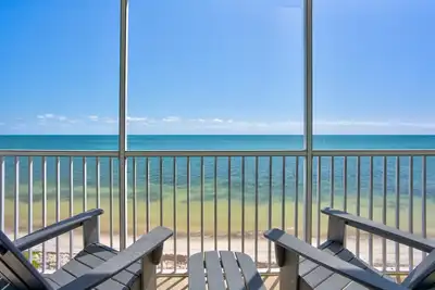 Sandpiper Cove updated 2bed/2bath beachfront condo with shared pool