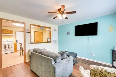 Image de 1 Mi to Historic Pleasure Pier: Galveston Home