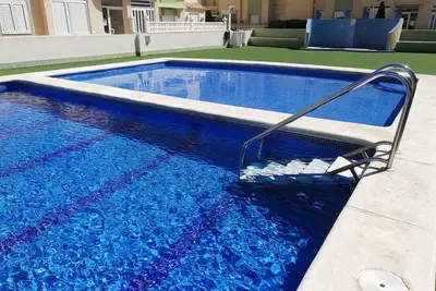 Image de Delfines Iii bl. Iii esc. Ii 2º pta. 5 ático Solo Familias