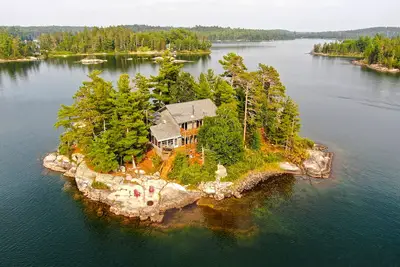 Image de Red Pine Island Lotw