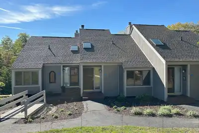 Image de Cozy 3bd townhome, pet friendly, access to resort amenities