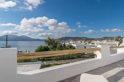 Image de Cycladic Villa with minimalist details in the heart of the town of Adamas