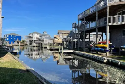 Image de Quaint Waterfront Cottage. Quick walk to the beach