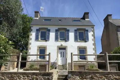 Image de Maison de famille bretonne avec jardin, à 5 minutes de la mer et du bourg!