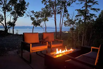 Image de Mountain Suite ⭐️ Ocean View Fire Pit ⭐️ Fully Equipped Kitchen ⭐️ Heated Bath Flr