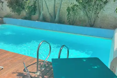 Image de Villa typique et  très spacieuse, avec piscine privé en front de mer