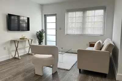 Image de Spacious Cozy Condo - 5 minutes to Brickell w/ Ac, Free Parking and Wifi!