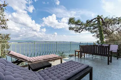 Image de Villa Pieds Dans L'Eau Dans La Baie De Cannes 2 à 10 Personnes