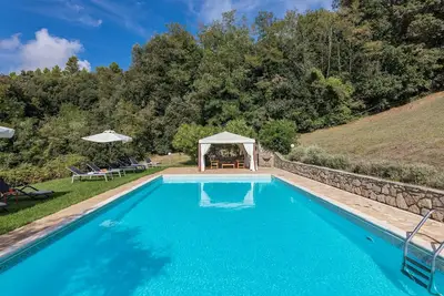 Image de Joli appartement dans une maison de vacances avec Wifi, piscine, Tv, près de San Gimignano