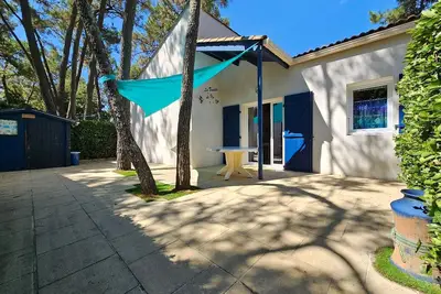 Charmante Maison avec Cour Privative - Proche Plage et Commerces, Animaux Acceptés sur Demande