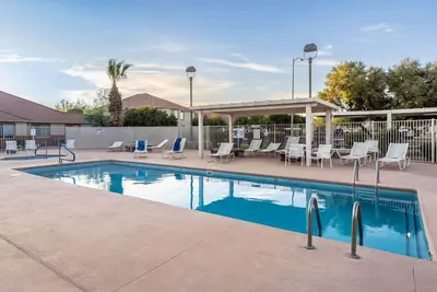 Image de Off Course by J and Amy Bl117312073