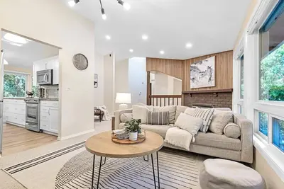 Image de Multi functional Family Home in Redmond and only four mins to Msft