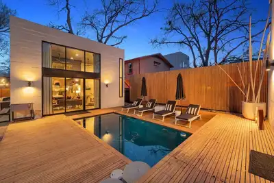 Image de New Luxe Dt Austin Oasis | Pool | Casita