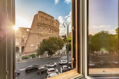 Image de Iconic apartment with unique Colosseum view