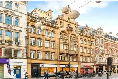 Image de Charming 2-Bedroom Apartment with Balconies in the Heart of Soho, London