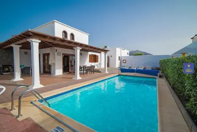 Image de Playa Blanca - Property with a Private Pool, with a separate Annexe