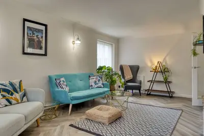 Hillside -  a cottage that sleeps 4 guests  in 2 bedrooms