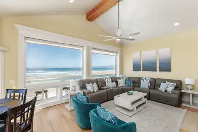Image de Luxury Ocean Front Beach Home! 4 bd/6 ba Sleeps 10
