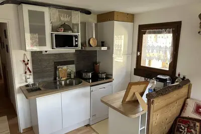 Image de Rez-de-chaussée, vue montagne, balcon, parking, télévision, casier à ski, 45m², Combloux