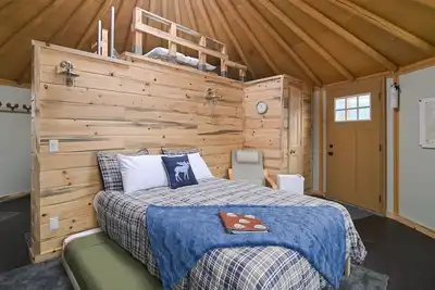Image de Snowy Range Yurt Cabins - Green Yurt