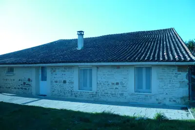 Image de maison de campagne avec 3 couchages tous équipée cour et jardin privée