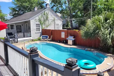 Image de The James Leonard House with Pool!