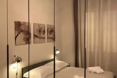 Image de Quiet apartment with two separate rooms.