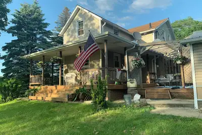 Image de Peaceful, 150 yr old country farmhouse just 1. 5 miles from Mid-Ohio racecourse!