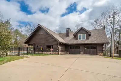 Image de Attention! Oaklawn Race Track & Casino Visitors!