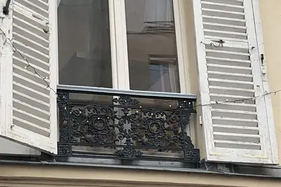 Image de L'étage D'une Maison Avec Jardin, à Paris 20ème