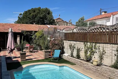 Image de Maison de Charme avec piscine à 100m de la mer, Marseille 8,