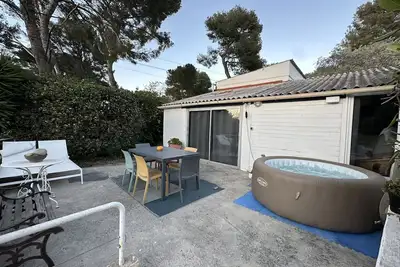 Image de A 200 mètres de la plage! Jolie Maisonnette avec jardin