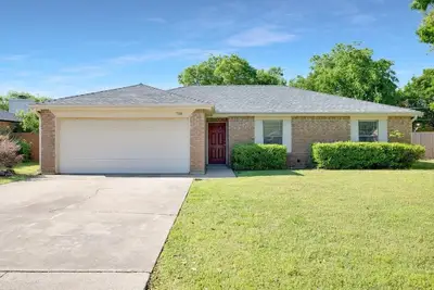 Image de 3 Bdrm-Walk to all!