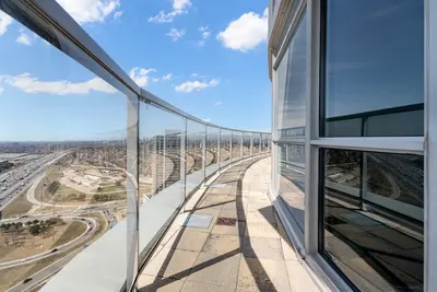 Image de Spacious 2br Condo with Stunning Views and Luxury Amenities