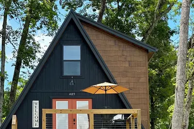 Image de ✨New A-Frame Cabin near Mammoth Cave National Park with lake views!