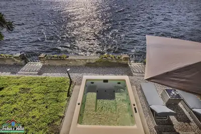 Image de Villa \"Scoglio\" avec vue sur le lac, terrasse privée et Wi-Fi