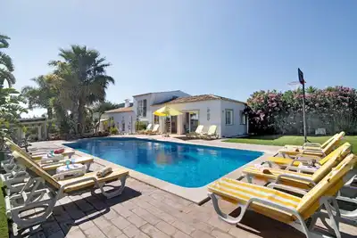 Image de Maison de campagne \"Quinta Da Ilda\" avec vue sur la mer, Wi-Fi et climatisation