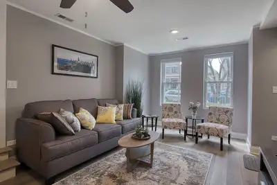 Image de Modern 2br in Roscoe/Wrigley with Free Street Parking walk to Paulina Brown-line